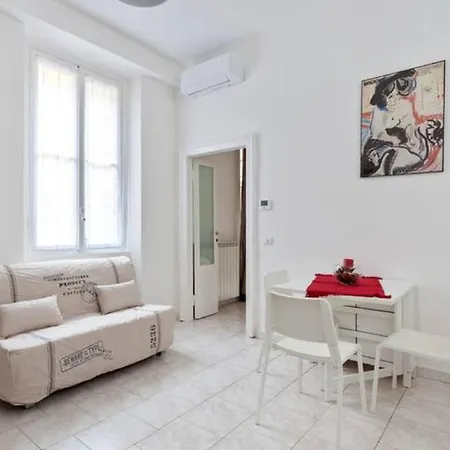 Isola And Zara Comfortable Apartment-2